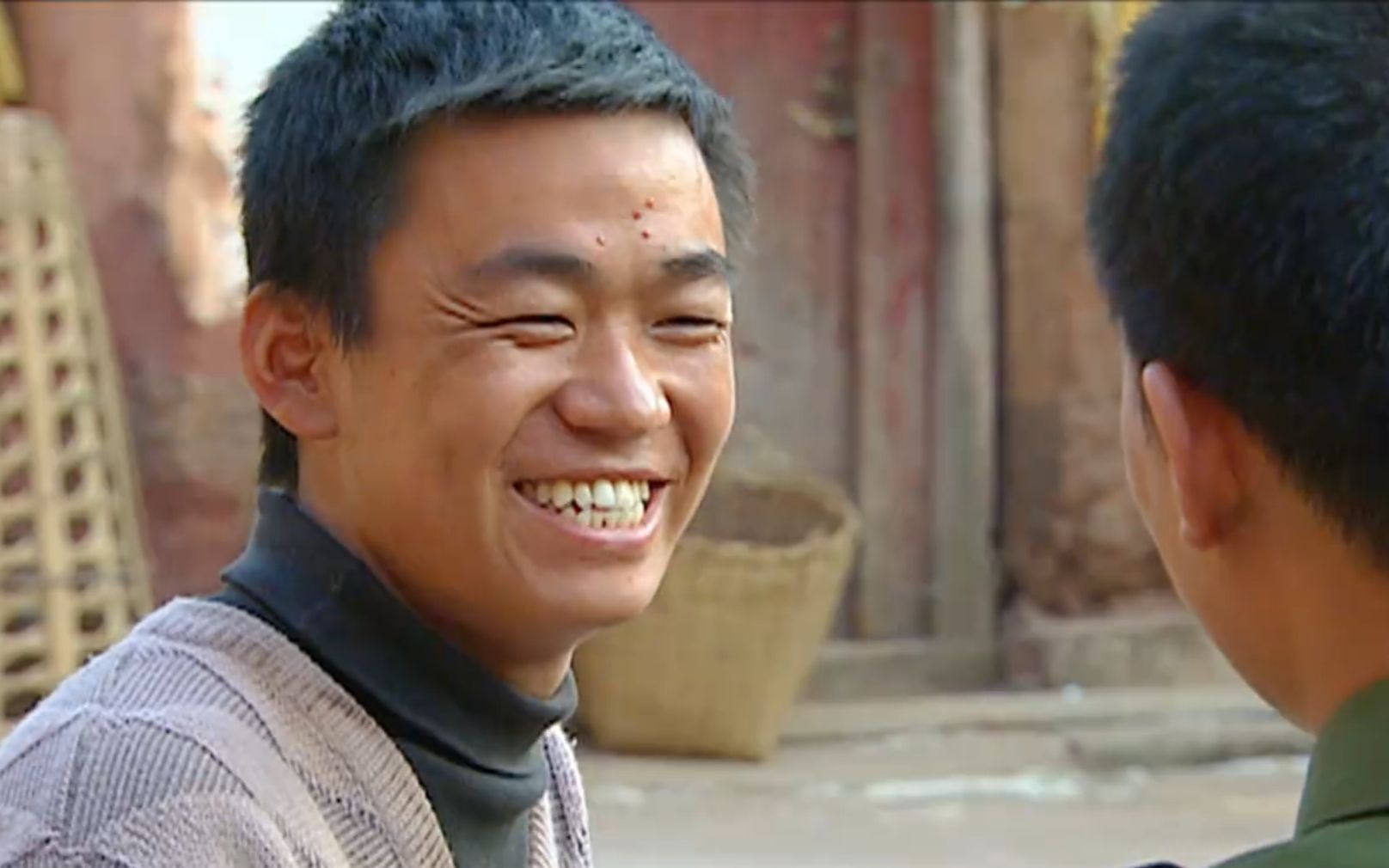 王宝强把许三多演活了,就连额头的痘痘都那么真实,简直惟妙惟肖