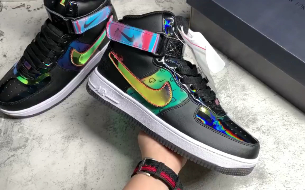 385入手到的黑炫彩镭射 耐克空军一号 af1 吸光夜光潮鞋