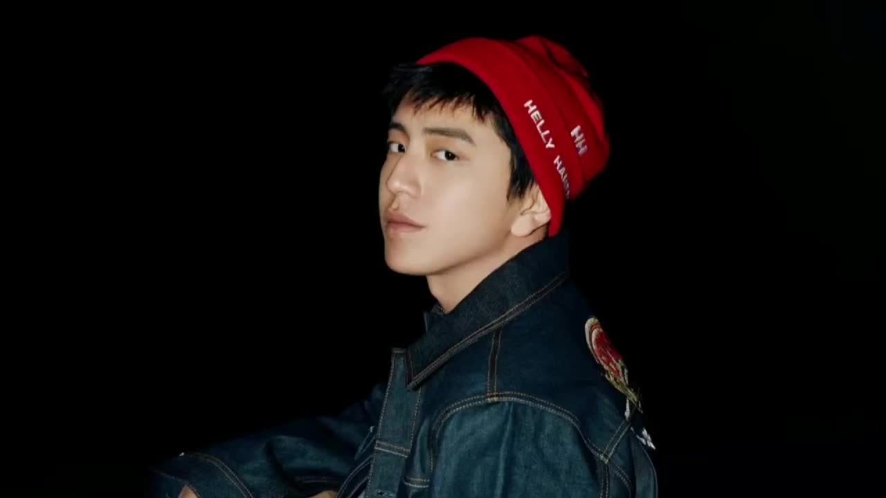 王大陆与新女友外出吃火锅,边吃东西吃亲吻,画面太辣眼