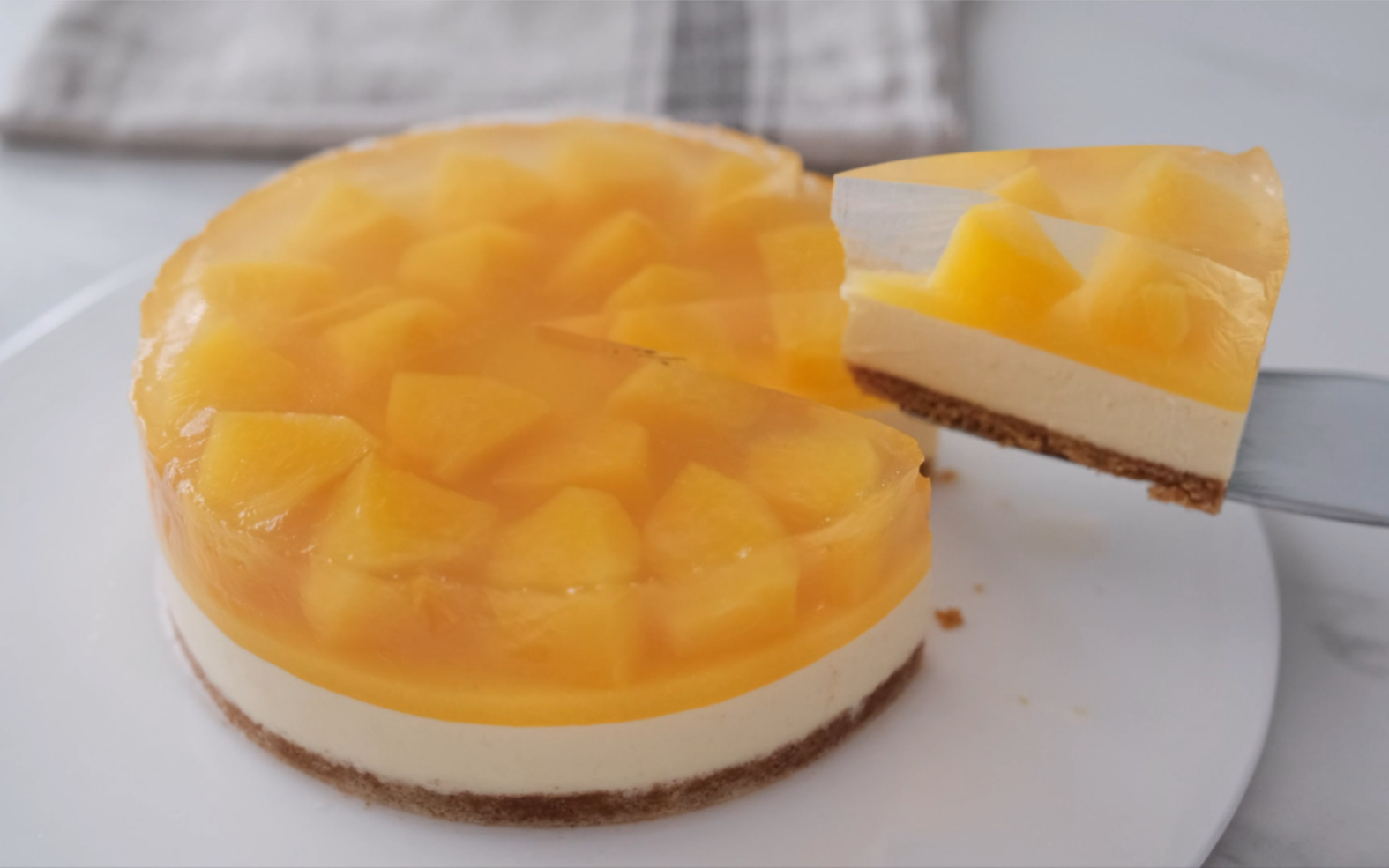 黄桃蛋糕卷怎么做_黄桃蛋糕卷的做法_妮妮的早餐365_豆果美食