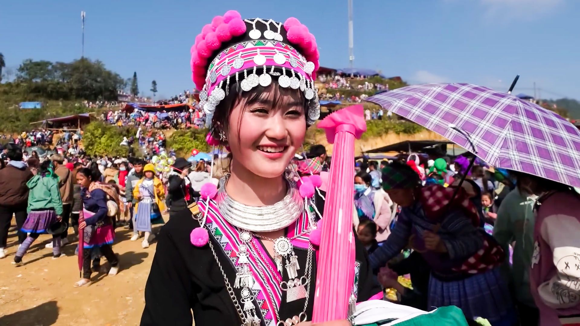 苗族女孩婚姻习俗,女孩想要嫁人全靠抢,不然嫁不出去