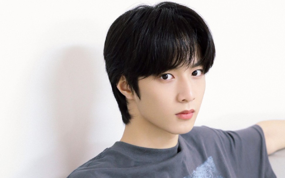 睫毛弯弯刘耀文直拍