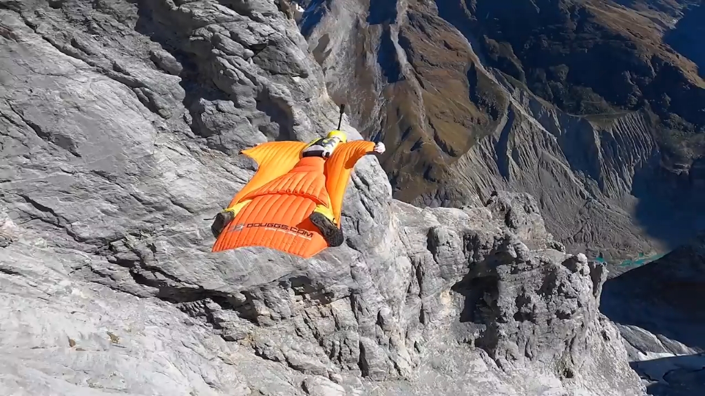 山谷翼装飞行,大佬太牛了,惊险刺激!