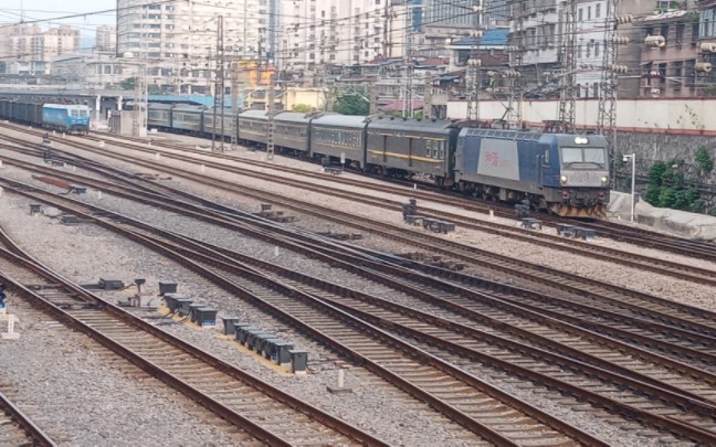 【怀化站】k137次怀化站2站台发车