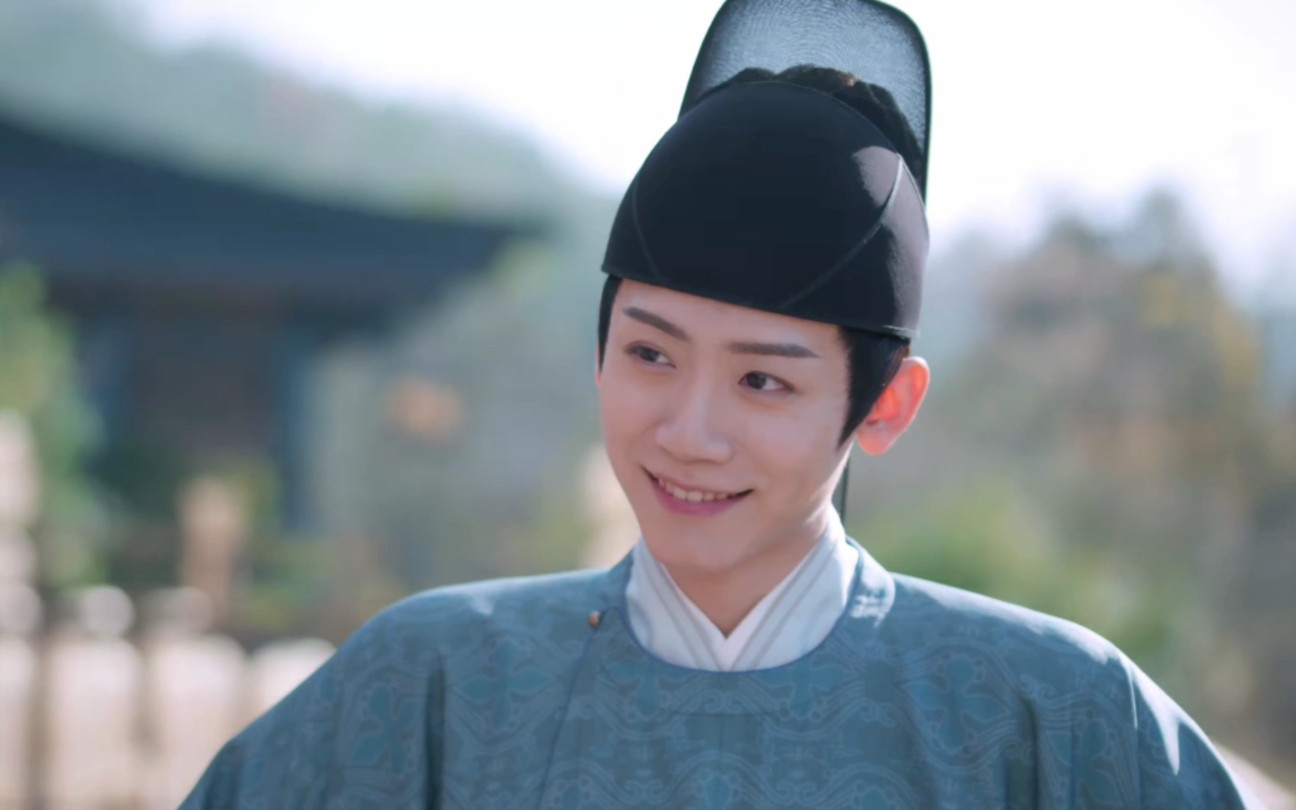 忆起两人狱中的美好,阿瓦将军难以释怀,追的李卿满街跑!