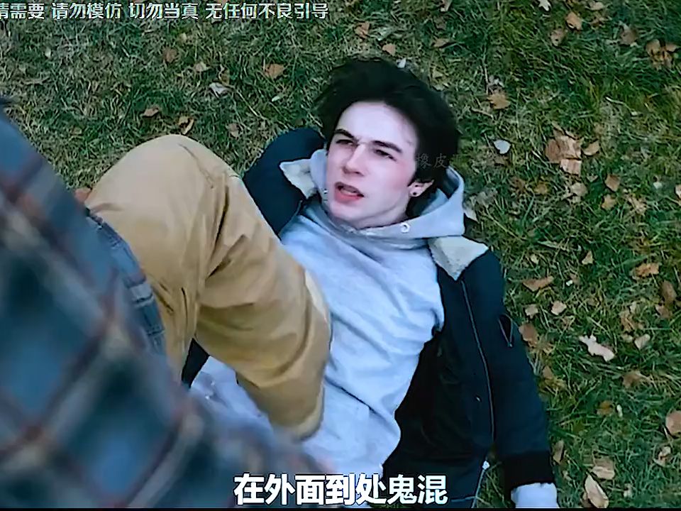 一口气看完美剧《韦恩》时长22分钟 世界上最抗揍的男人