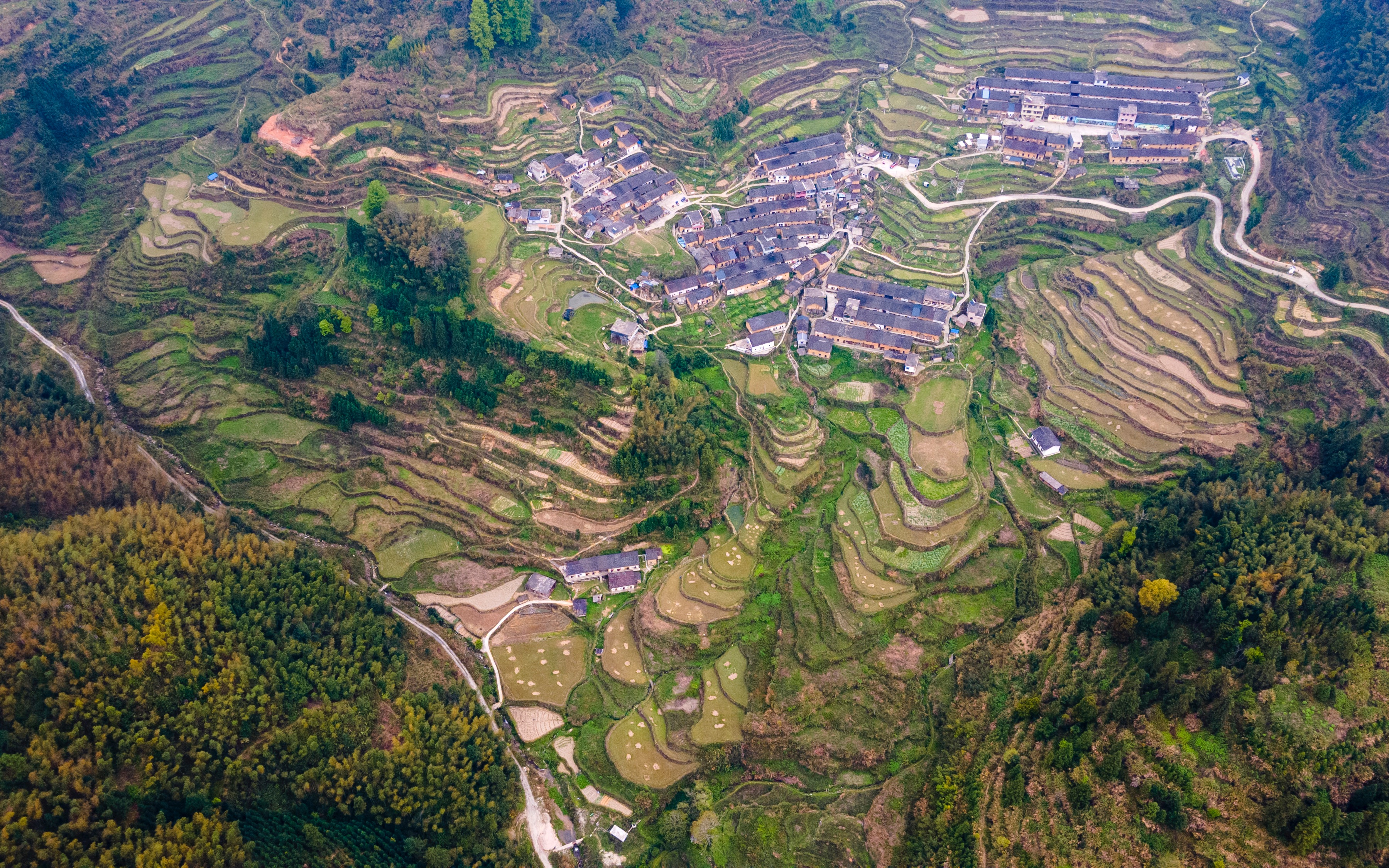 [图]美丽广东发现之旅：航拍红色旅游大王山小山村