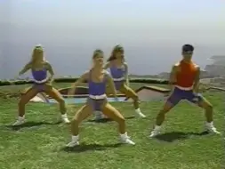 Video herunterladen: 80年代健身操 低冲击无跳跃Nautilus Aerobics leotard Low Impact