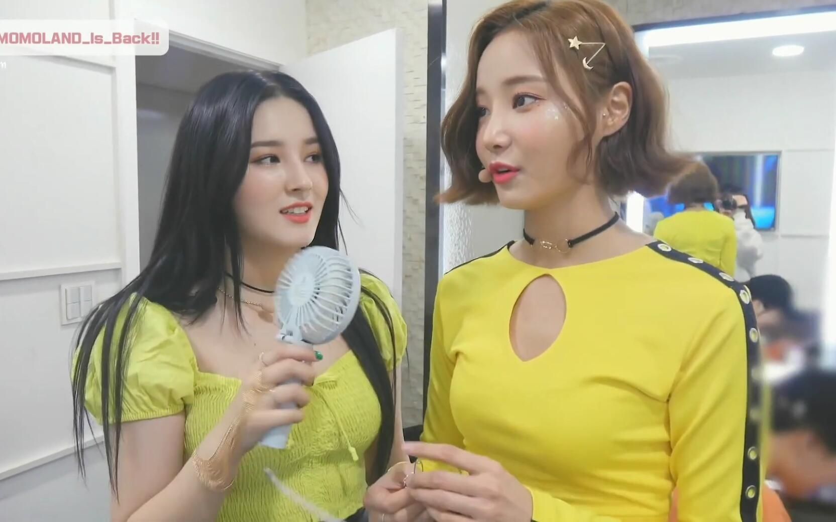 奶昔与妍雨 - 后台吐槽现场非常辛苦 - nancy vs yeonwoo - mld