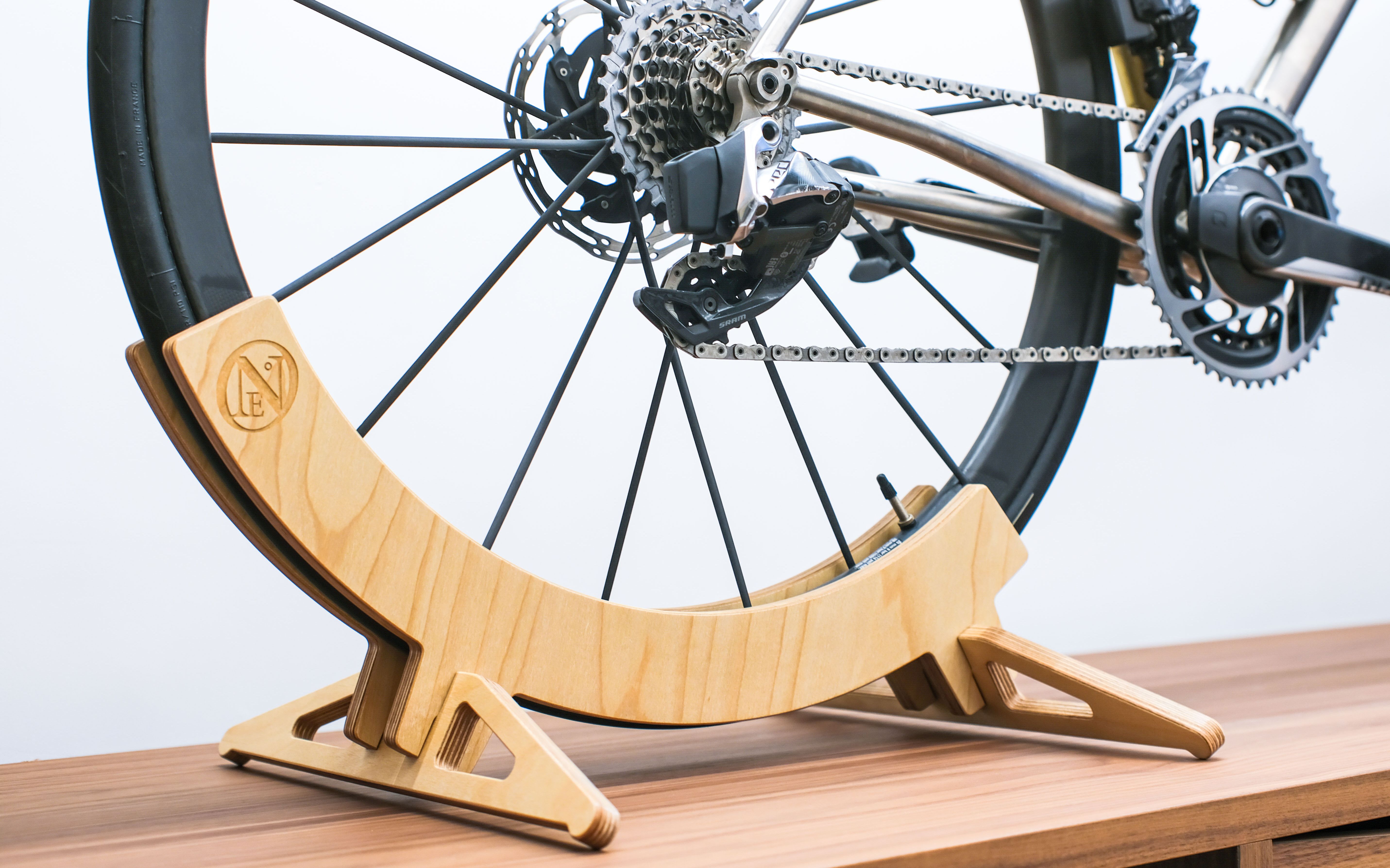 不死骑×靳木山海 联名款 木质停车架 组装演示