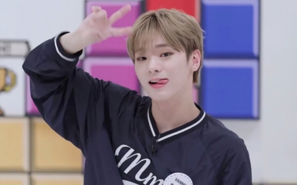 vanner 慧成眯眼笑笑可爱娇俏 *▽*