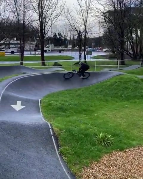 【单车志转载】泵道上玩山地就太溜了!