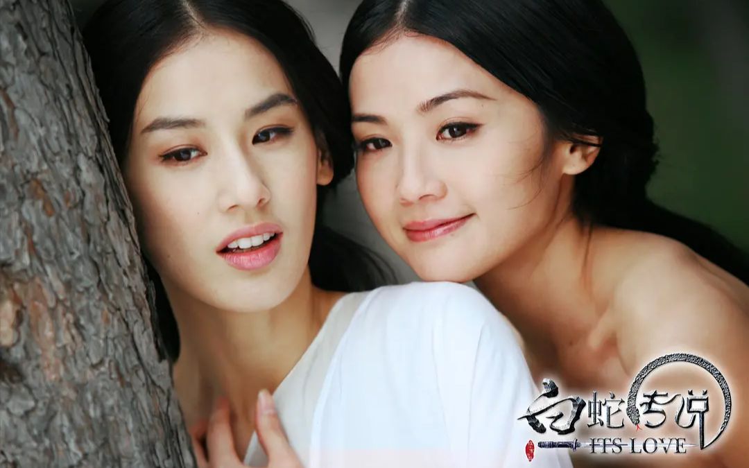 白蛇传说大威天龙李连杰使出如来神掌白素贞被锁雷峰塔