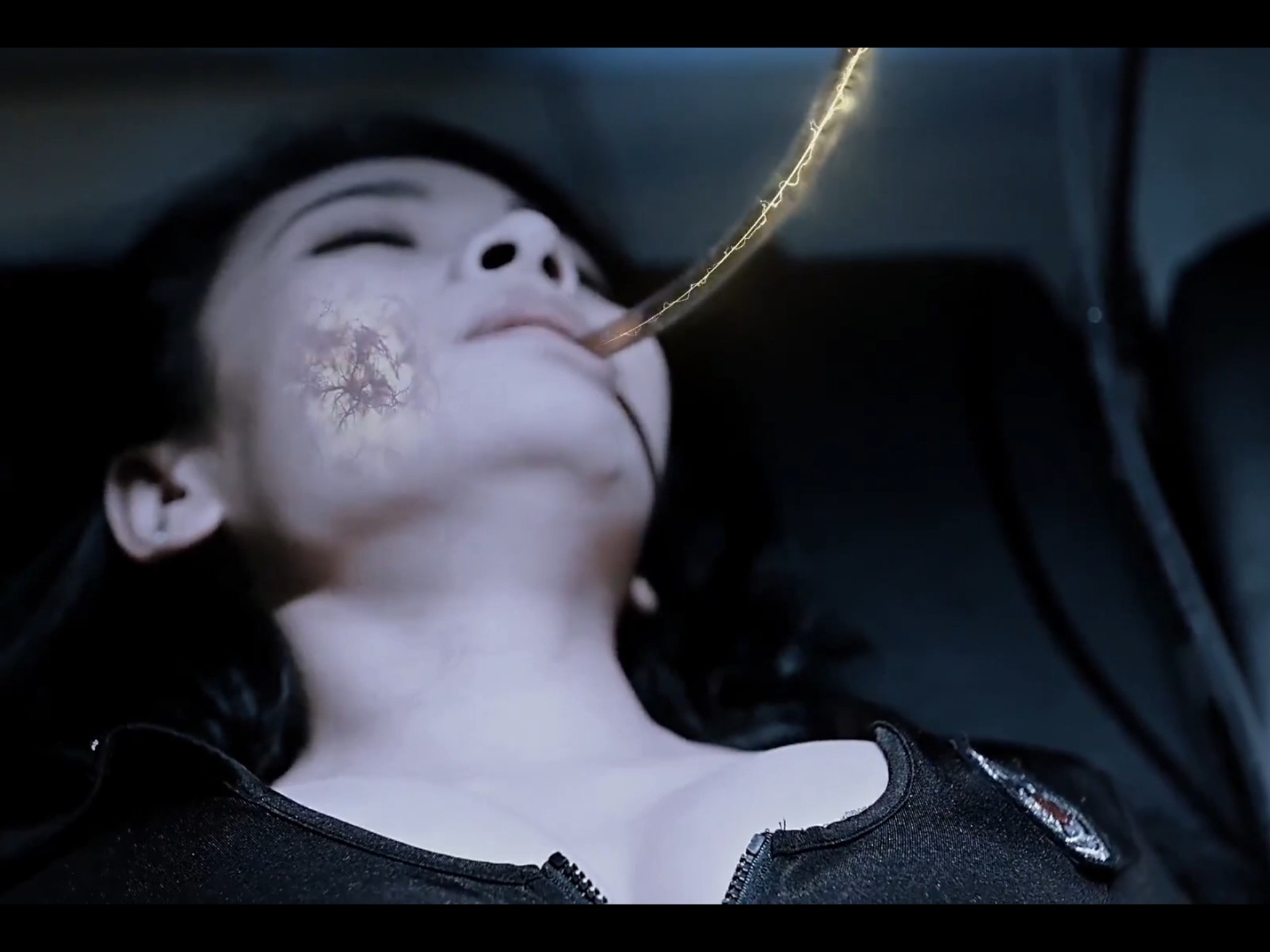 美女被反派绑架囚禁洗脑控制傀儡