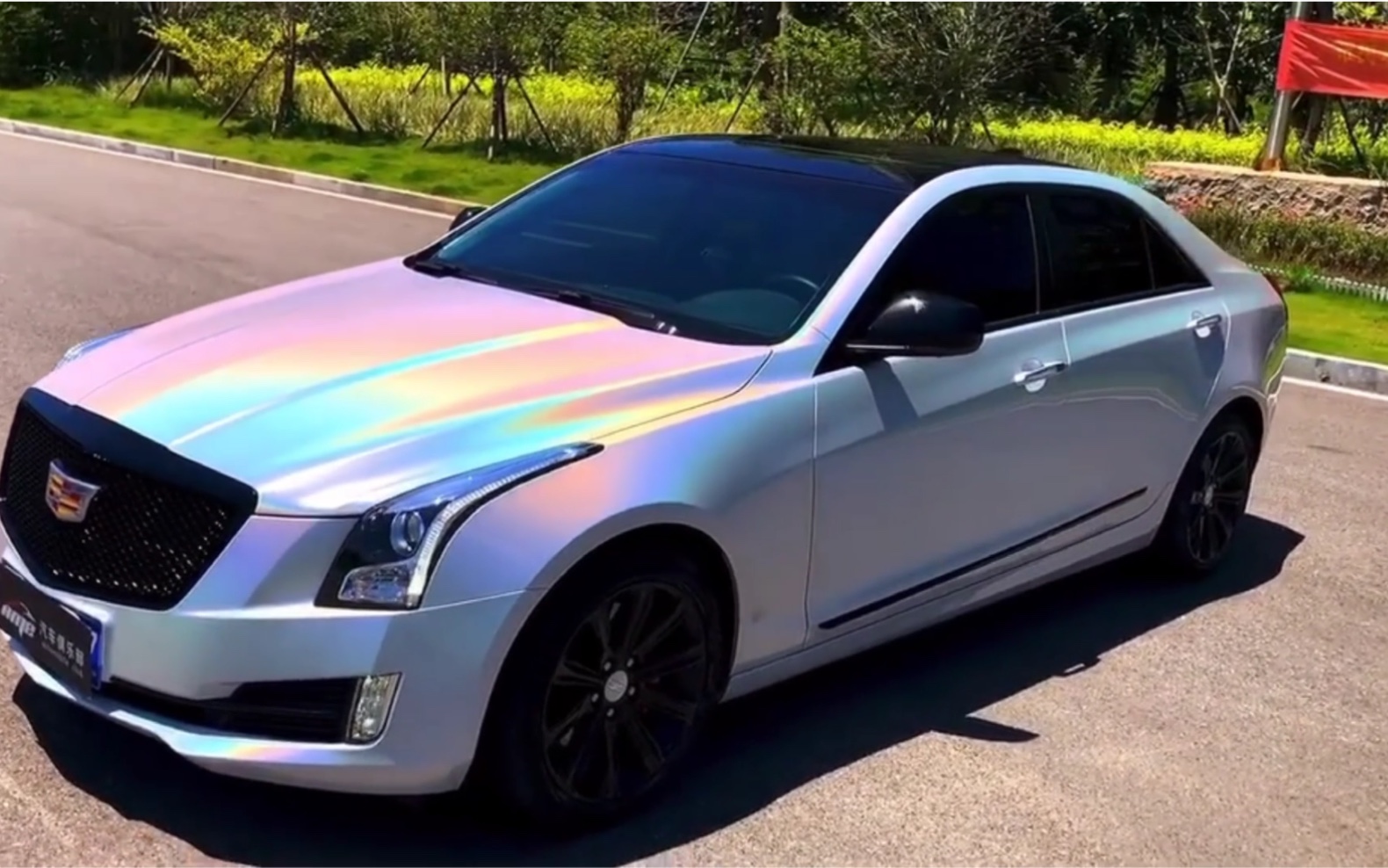 杭州凯迪拉克ats汽车改色贴膜,车身彩虹般的色彩,绝对帅气改色膜