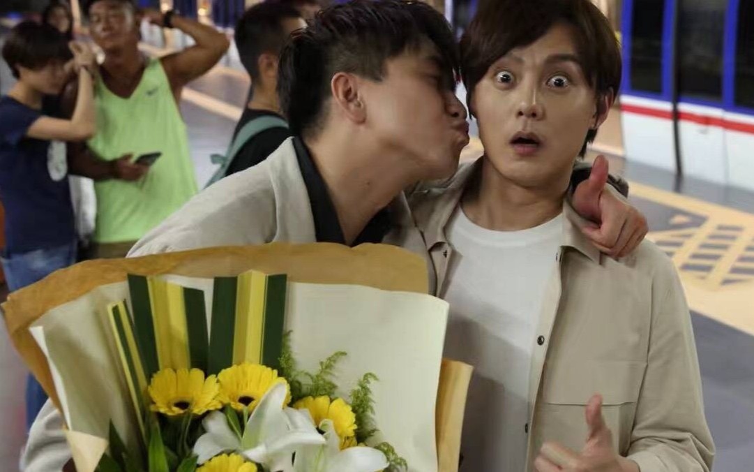 微博上翟天临和尹正的日常怼的一天,今天也是女装大佬的一天!