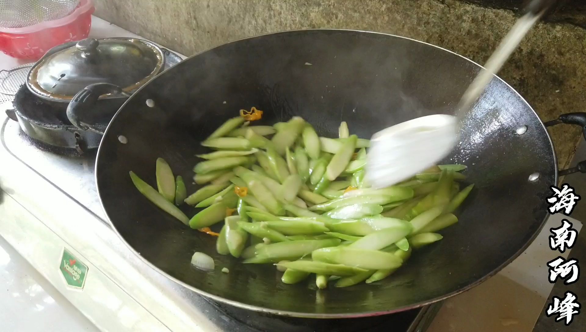 大家有见过这种美食吗,打雷后才出的笋,俗称"雷公笋"营养又美味