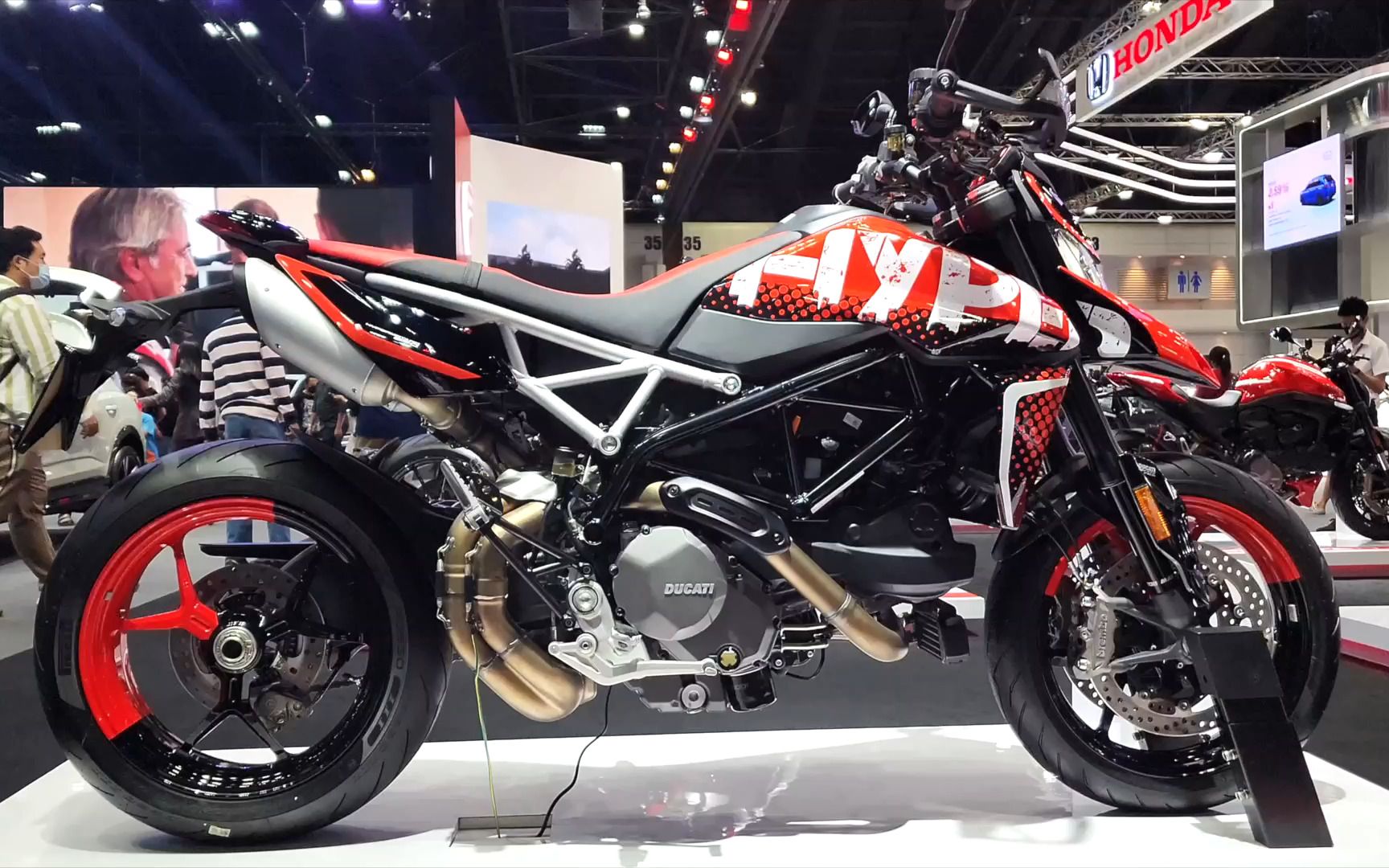 2022款杜卡迪骇客950 rve