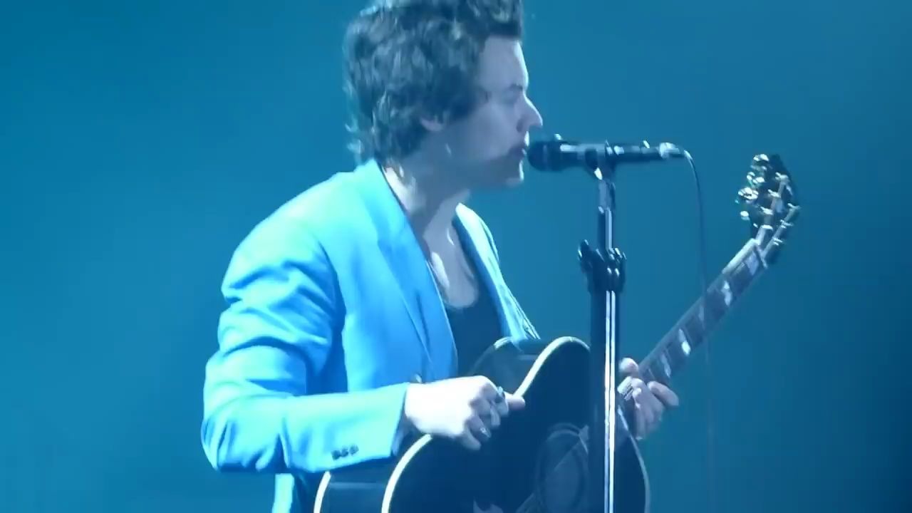 [图]Just A Little Bit Of Your Heart - Harry Styles - Birmingham