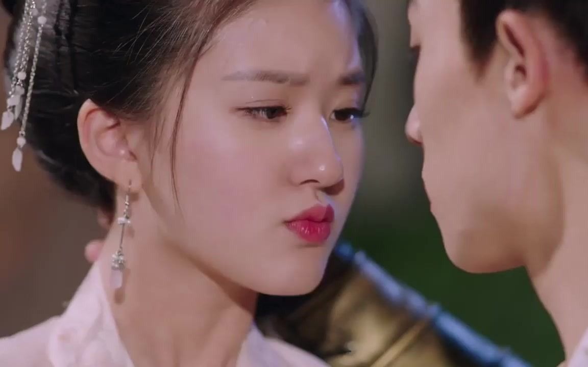 哦我的皇帝陛下吻戏名场面来啦kiss抱着亲吻躺着亲吻坐腿上亲吻六大
