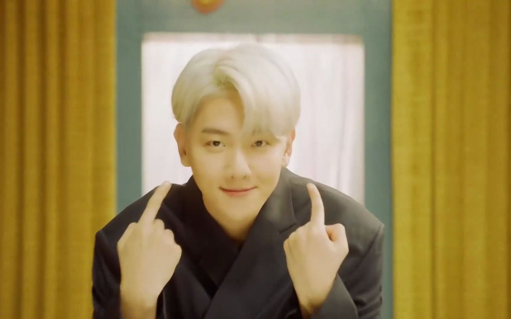 【边伯贤】来感受一下双百万男solo的魅力吧!_哔哩哔哩_bilibili