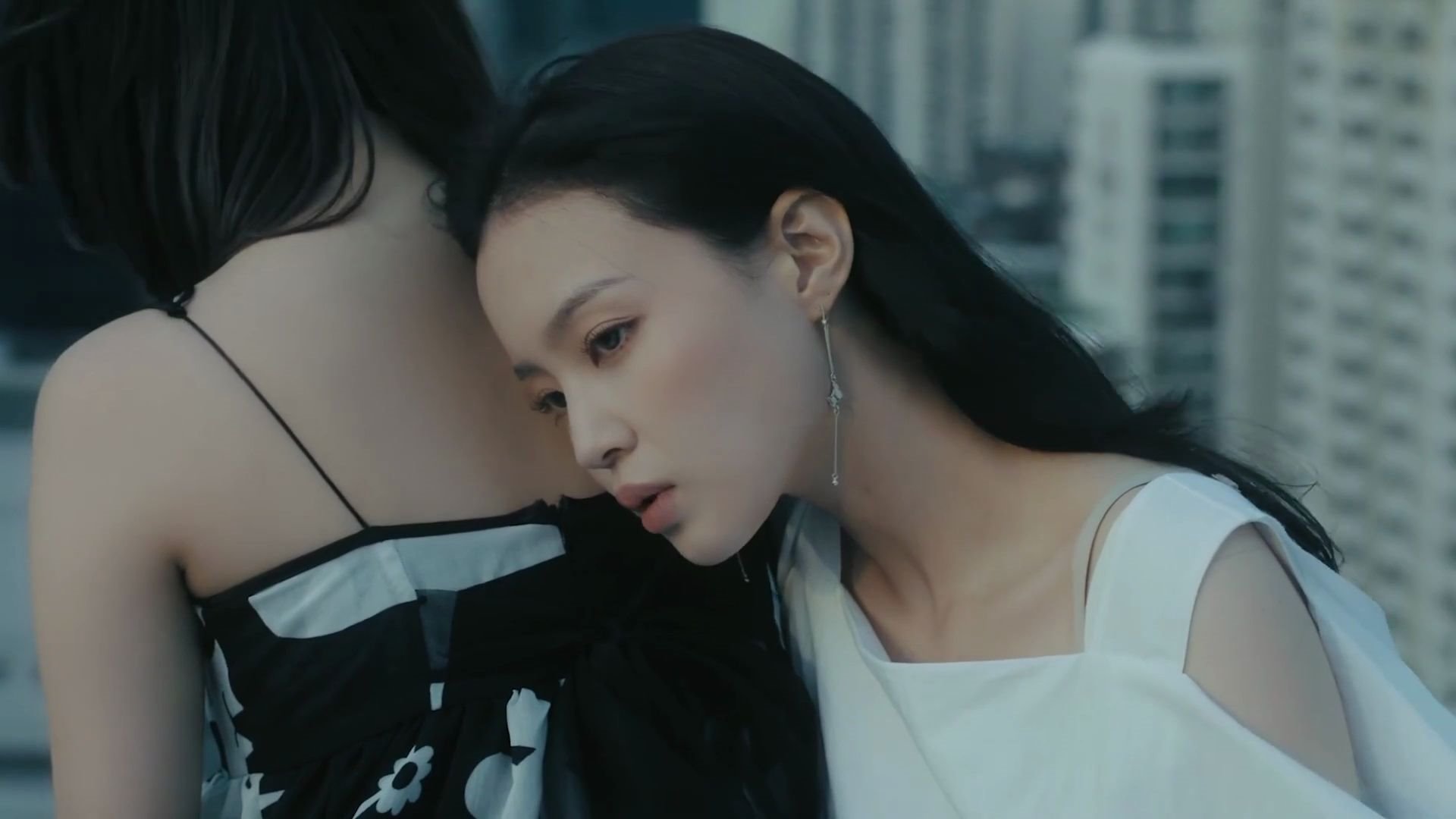 【李遐怡】《holo》 李遐怡 mv 1080p 年糕这次造型