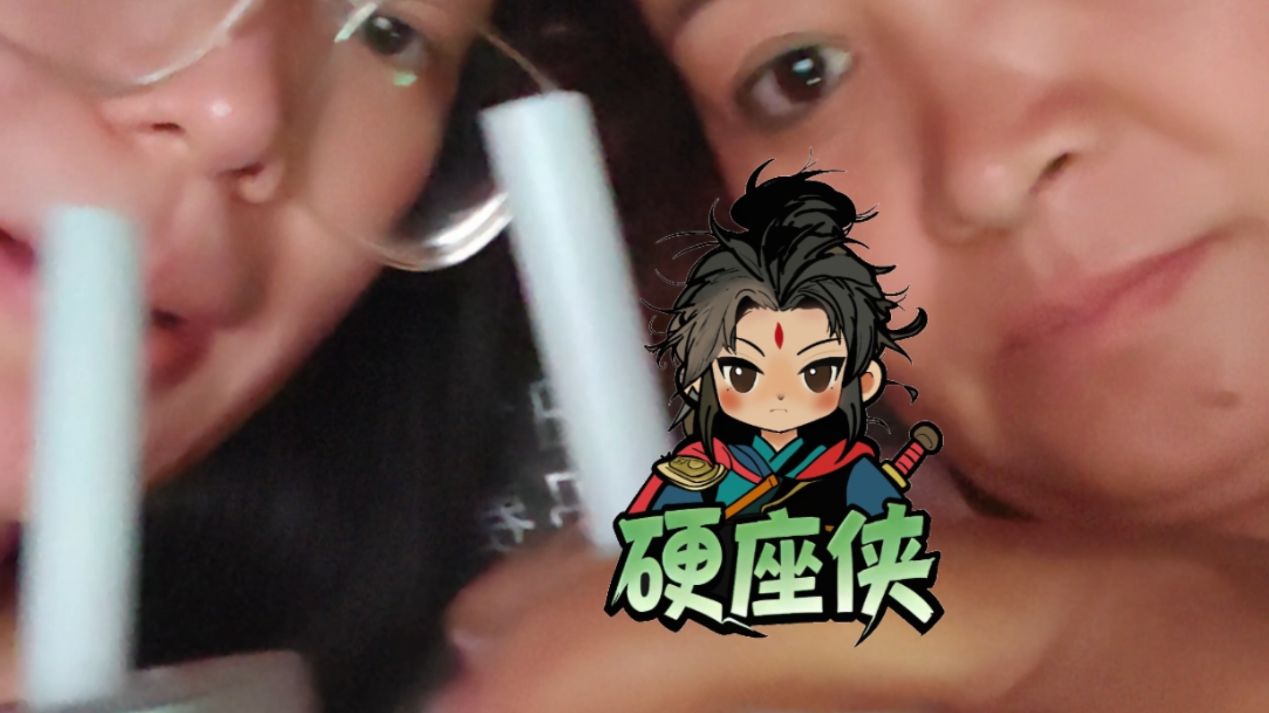 和妈妈以闺蜜形式相处，一起逛街看电影超快乐