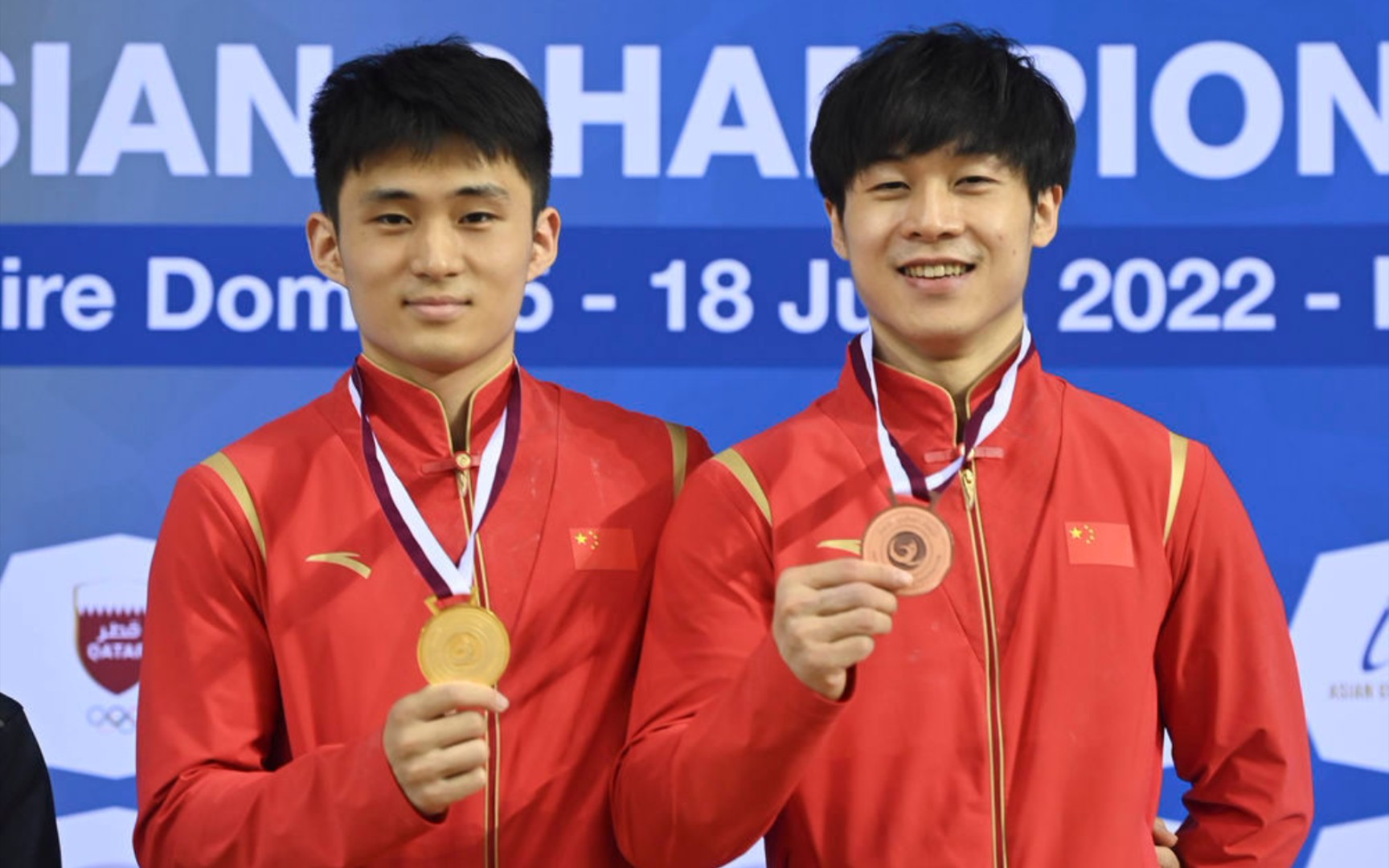 颁奖仪式2022年多哈体操亚锦赛侍聪杨家兴分获男子全能金铜