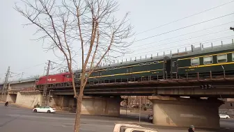 【中国铁路】228次通过南口路铁路桥