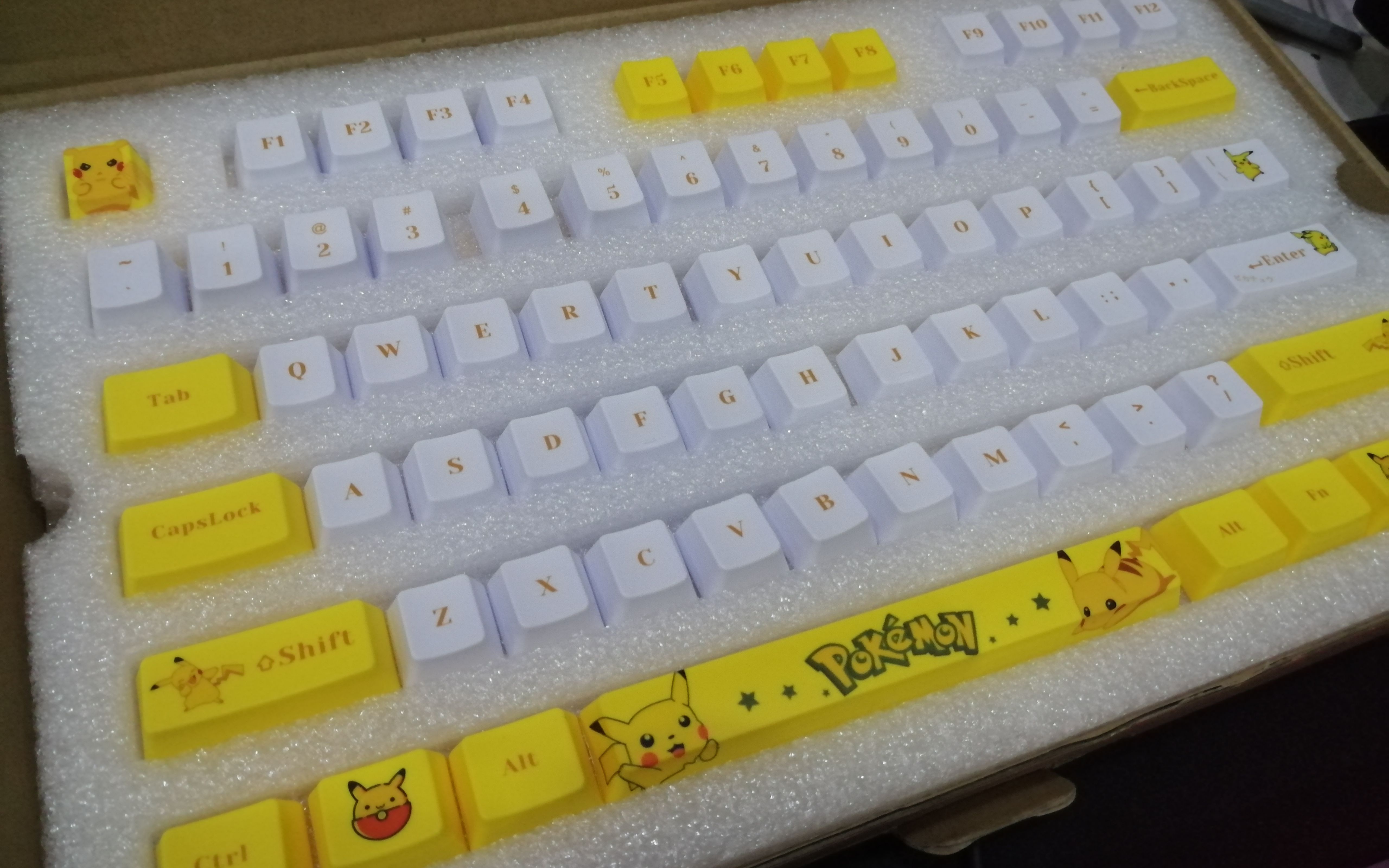 [键帽评测]热升华皮卡丘键帽只要70元?真香!抽奖送!