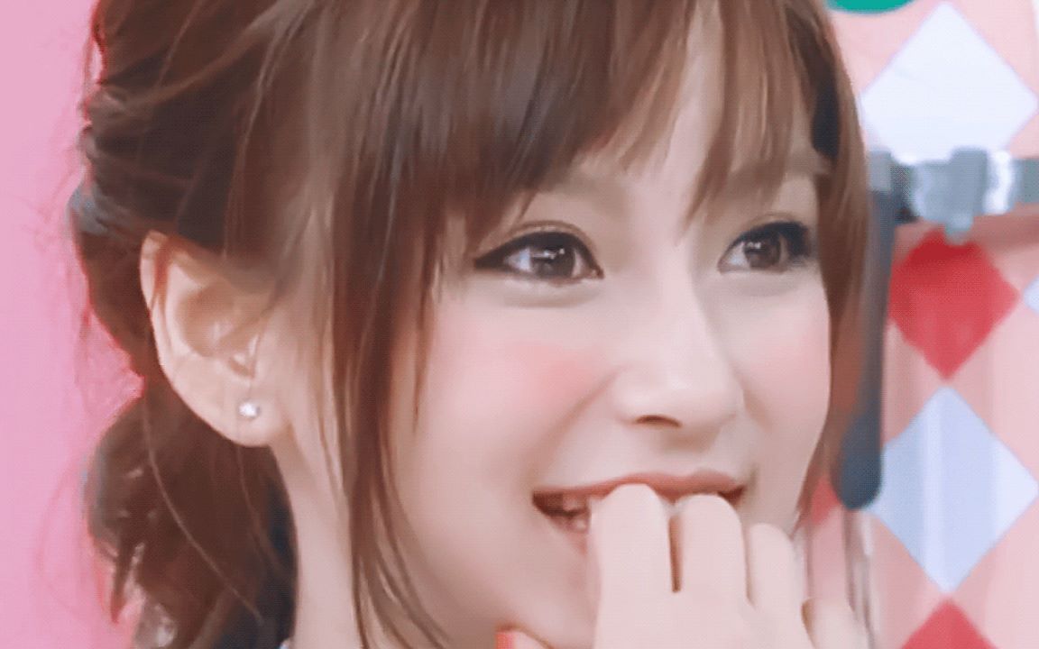 【少女是世界的宝藏】当你的眼睛眯着笑 谁说可爱在性感面前一文不值