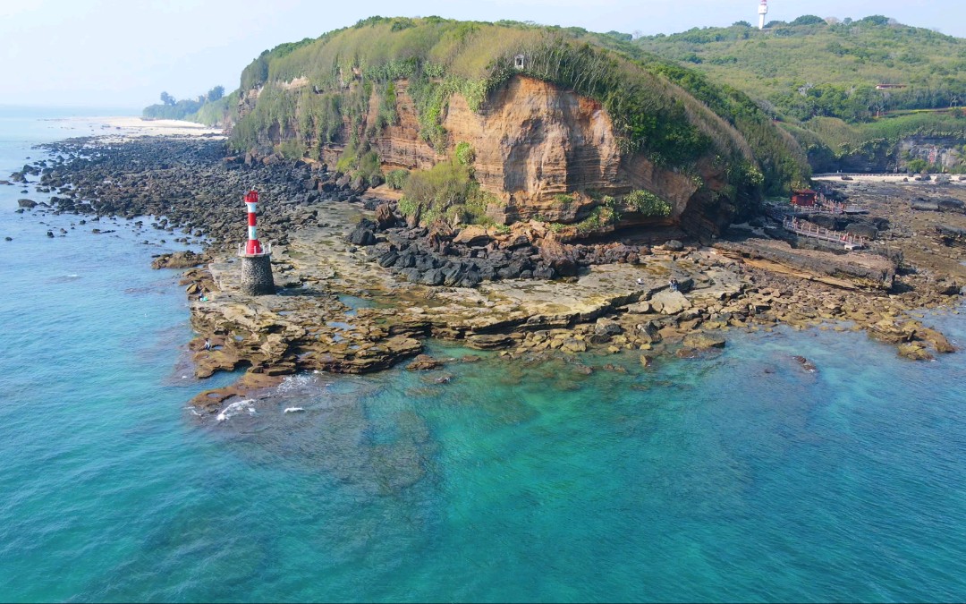 涠洲岛航拍视角,海水无敌了