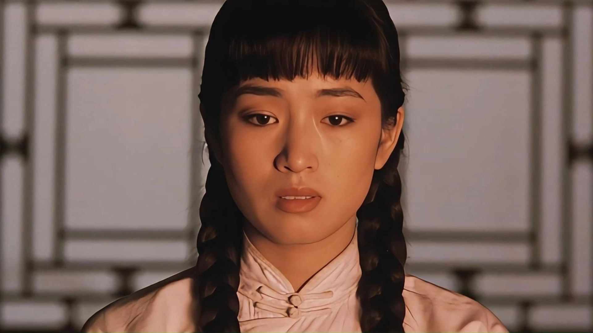 囍×大红灯笼高高挂 颂莲异化与自由