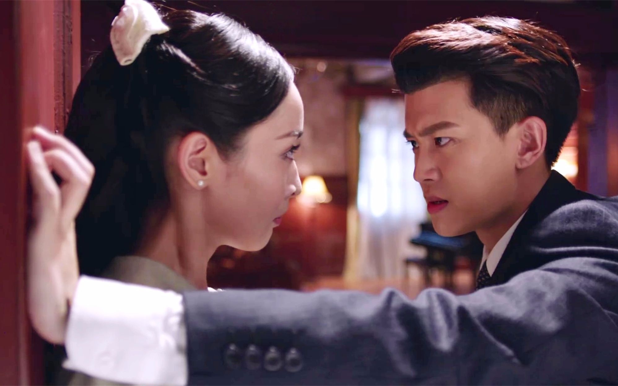 《秋蝉》任嘉伦霸气壁咚李曼,李曼脸瞬间红了,都不敢抬头看!