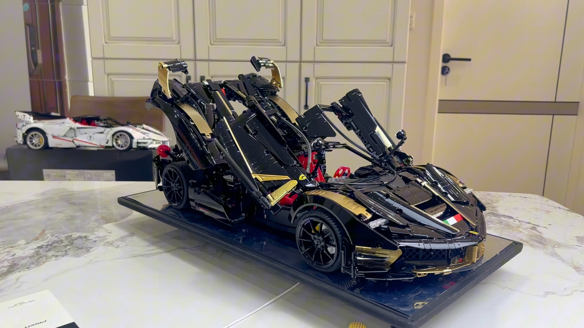 双鹰法拉利拉法改色改装fxxk车型