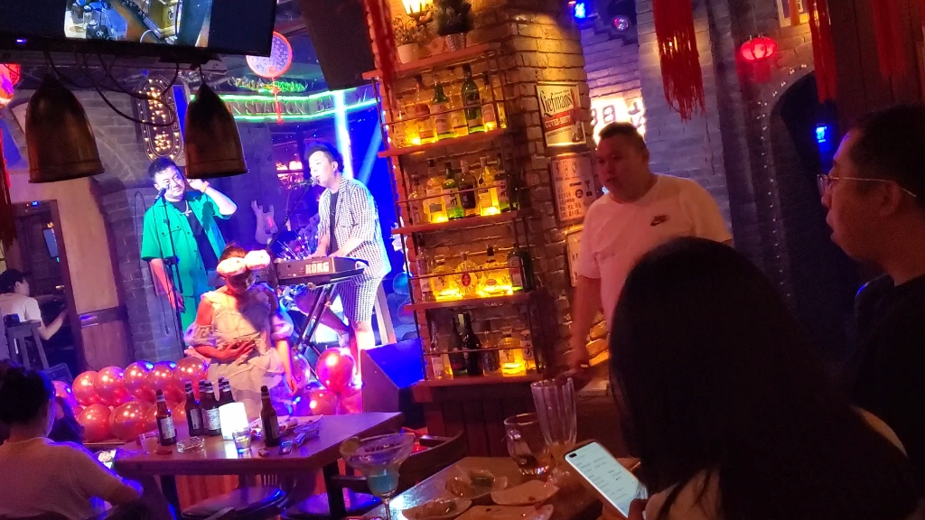 西安南门站酒吧