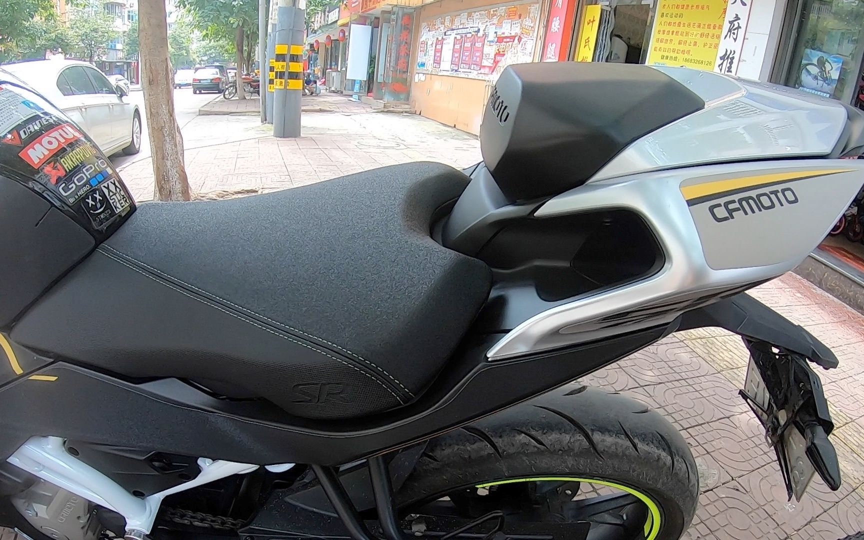 【正时链条vlog】250sr官方升高坐垫和竞技版后驼峰安装和测试,很舒服