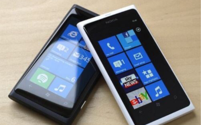 【经典手机测评第五期】lumia800,手机帝国的暮歌初章