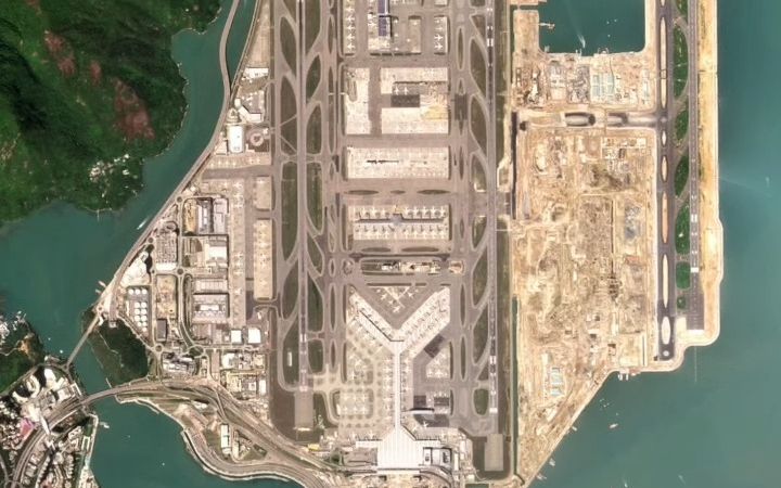 香港赤鱲角国际机场1987-2022年变化航拍图