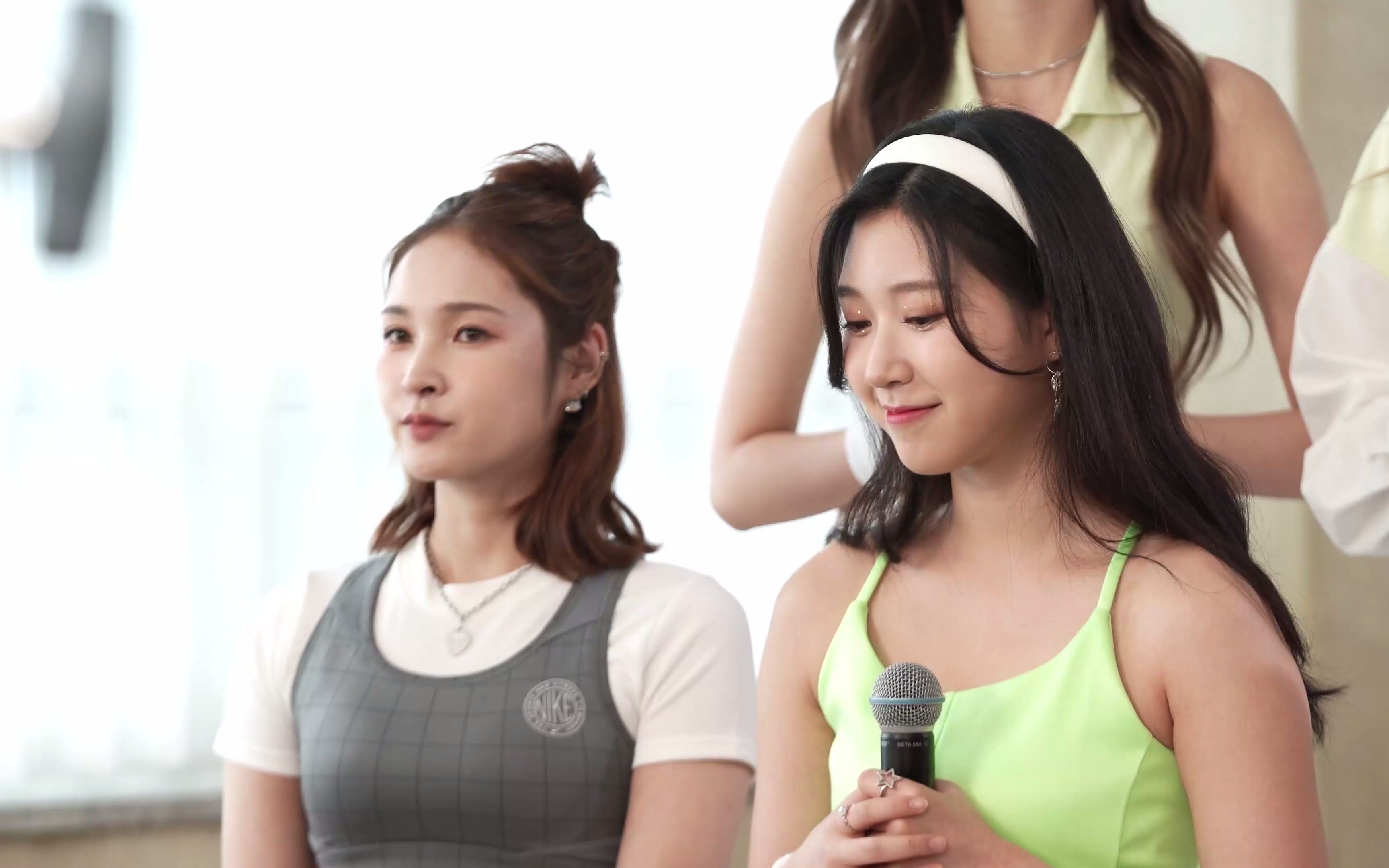 活动作品女团也爱大叔梗甜甜的活力五代女团blingbling活力满满的6个