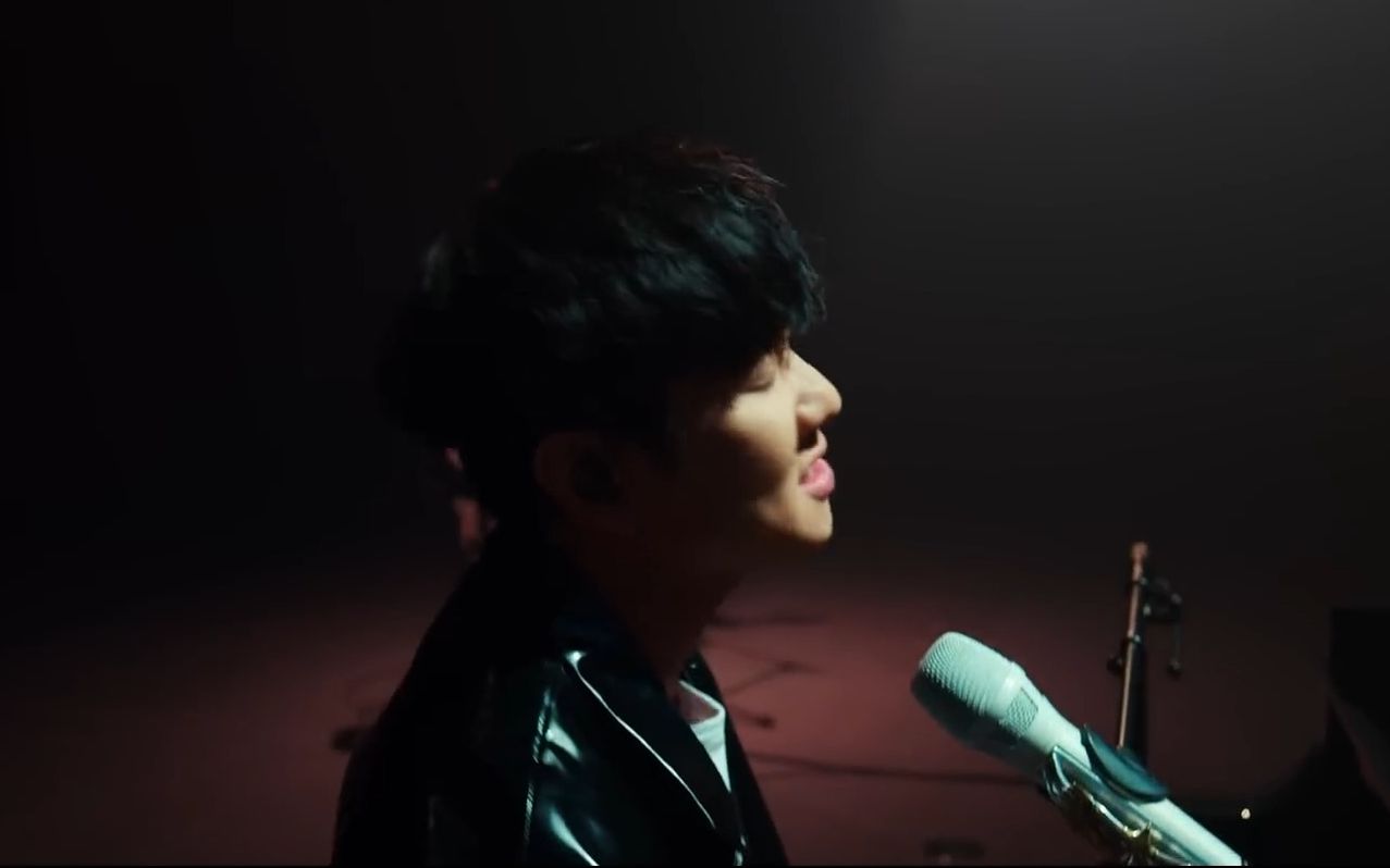 [图]林俊杰 JJ Lin 《谢幕 Hero》现场音乐MV