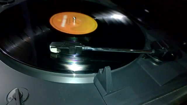 [图]【Queen】On Vinyl - Mr Bad Guy - 08.There Must Be More To Life Than This