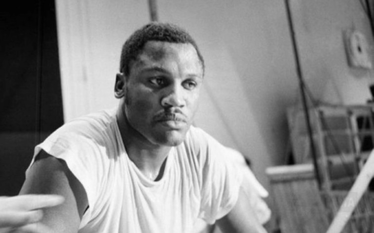 [国际拳击名人堂]"烟火"/"冒烟的"乔弗雷泽,烟火永不磨灭!