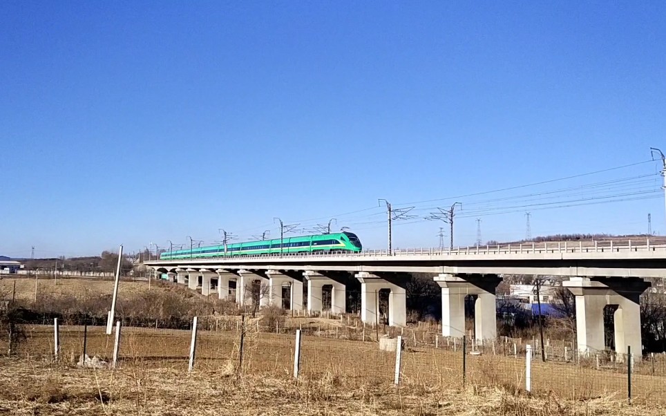 上午京哈线上的客车群(集锦)