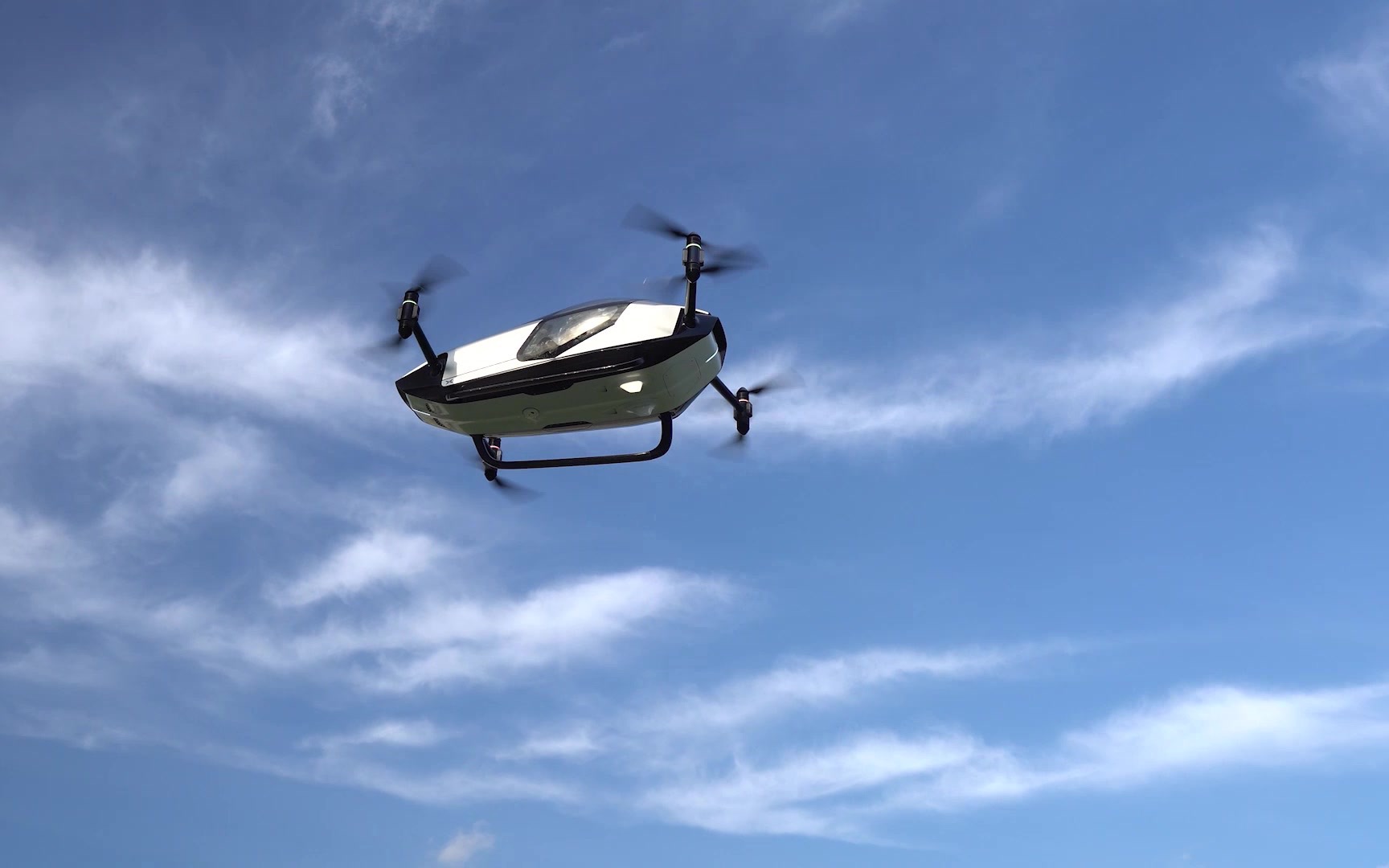 大家好!我是小鹏汇天第五代载人飞行器旅航者x2