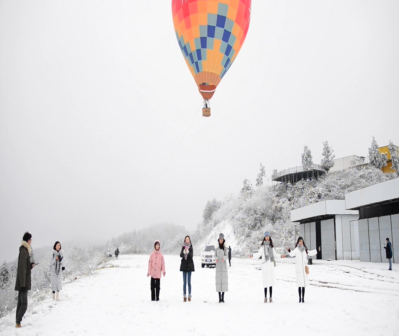 冬季来水城玩雪呀,六盘水玉舍国家森林滑雪场欢迎大家,岚腾欢迎大家哔哩哔哩bilibili