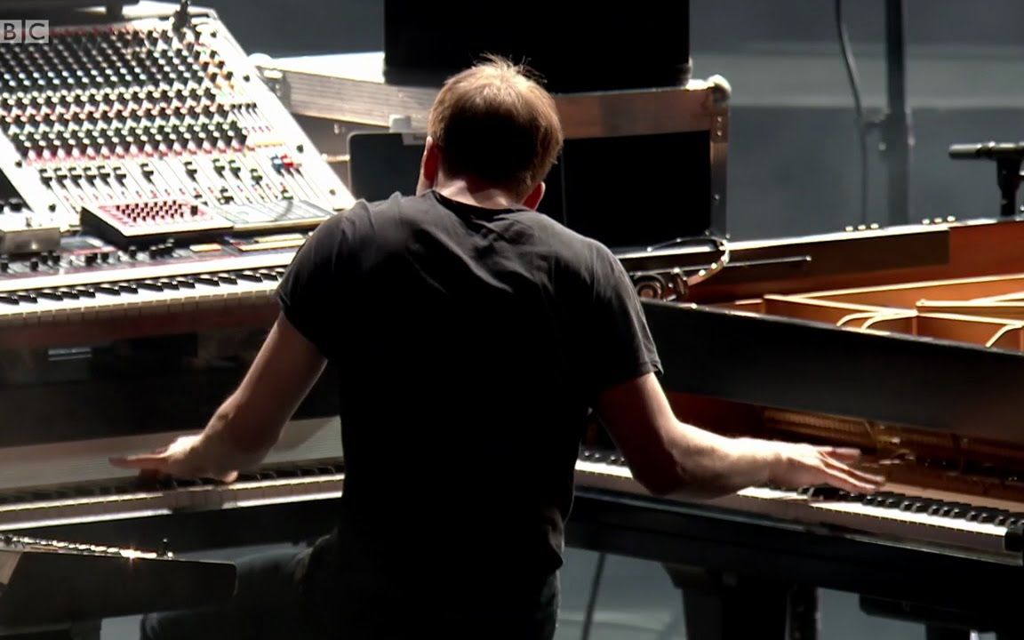 [图]Nils Frahm | A Winged Victory for the Sullen 2015 伦敦皇家阿尔伯特音乐厅 Full performance