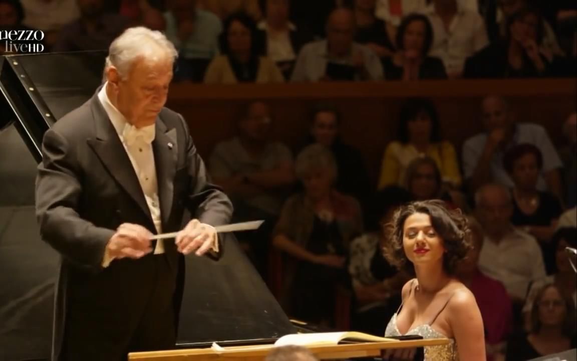 [图]【钢琴】Khatia Buniatishvili演奏贝多芬C大调第一钢琴协奏曲