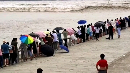 [图]钱塘江观潮 ，汹涌澎湃，现场实拍 ！