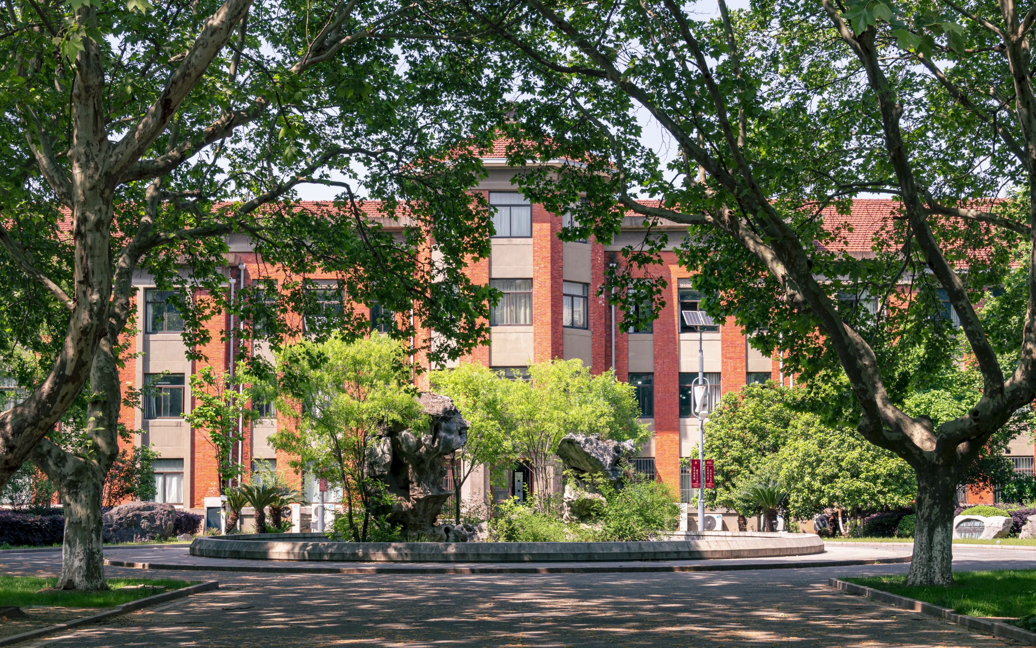 【4k】延时 无锡一中老红楼_哔哩哔哩_bilibili